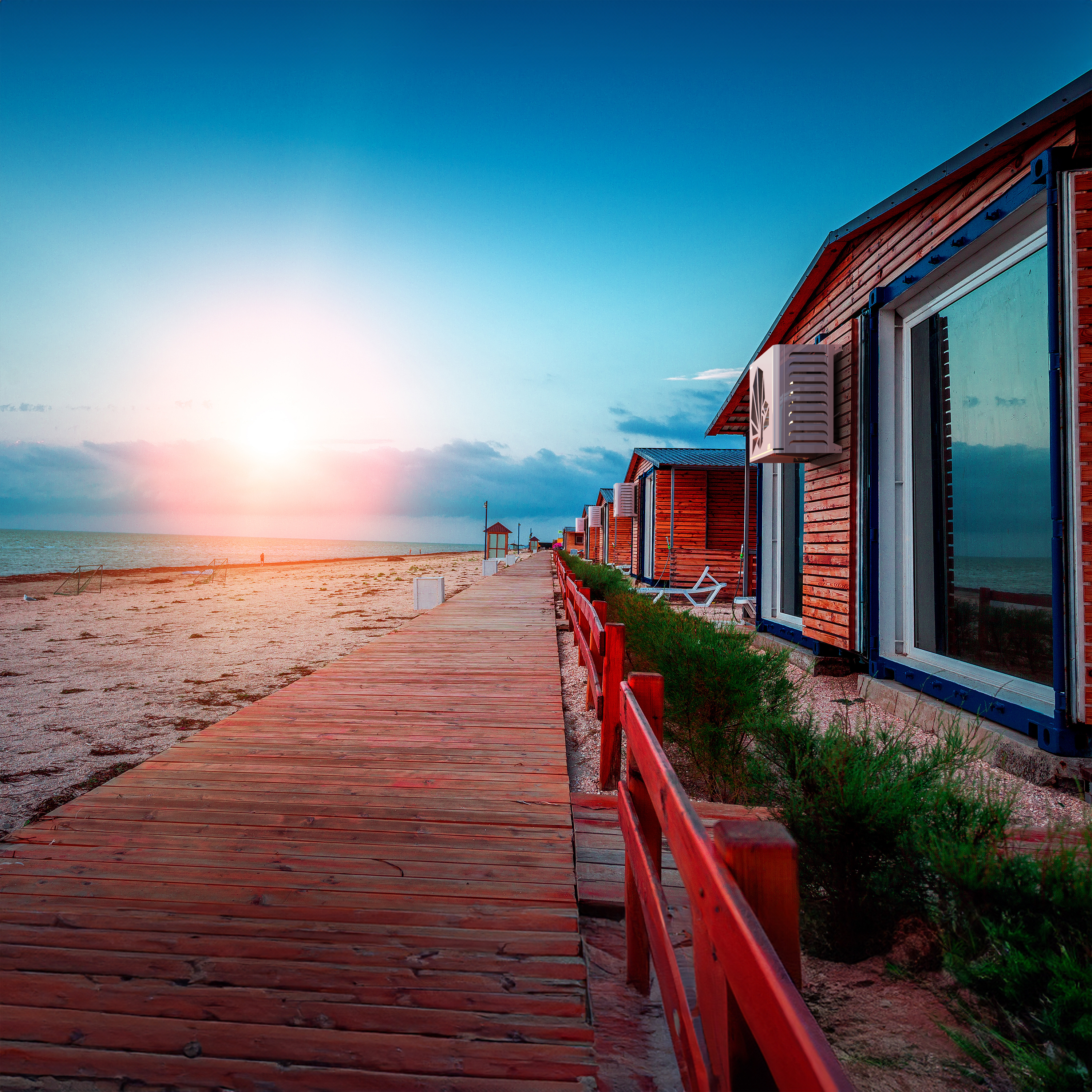 AC-Abdeckung Bird am Strandhaus bei Sonnenuntergang – Schutz vor Salz & Feuchtigkeit, kompatibel mit Argo Ulisse & Daikin Perfera
